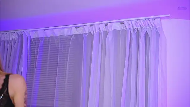 Snapshot of NicoleSarahX chatting on December 22, 11:09 pm NicoleSarahX online show from December 22, 11:09 pm