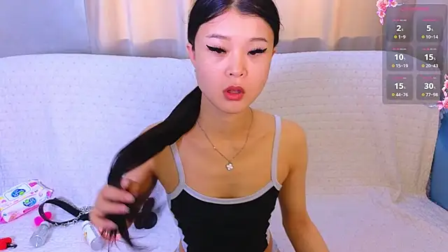 Snapshot of Tina_Kim_ chatting on April 17, 9:34 am Tina Kim online show from April 17, 9:34 am