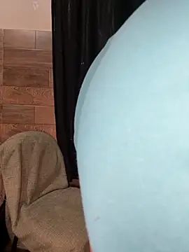 Snapshot of izumikarol chatting on December 5, 5:42 pm izumikarol online show from December 5, 5:42 pm