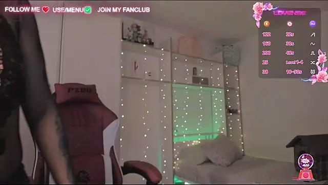 Snapshot of Domina_Deivis chatting on January 16, 9:27 am Domina Deivis online show from January 16, 9:27 am