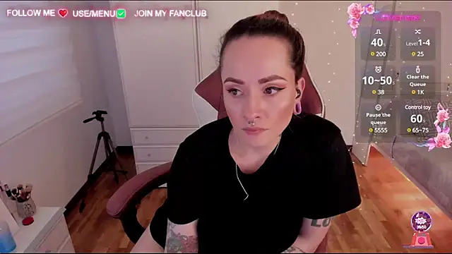 Snapshot of Domina_Deivis chatting on February 4, 12:55 pm Domina Deivis online show from February 4, 12:55 pm