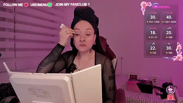 Snapshot of Domina_Deivis chatting on February 16, 5:04 am Domina Deivis online show from February 16, 5:04 am