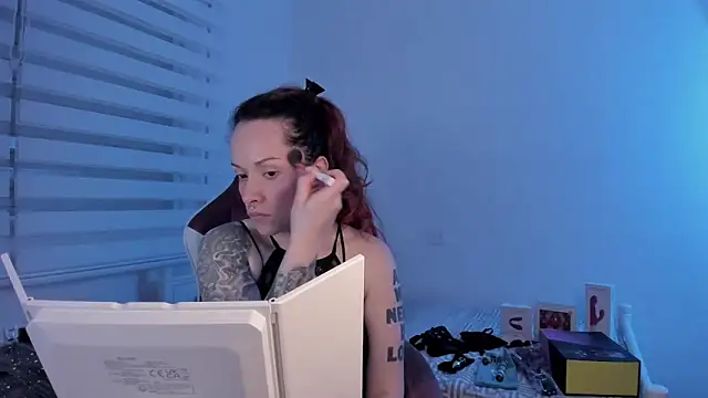 Snapshot of Domina_Deivis chatting on February 19, 6:11 am Domina Deivis online show from February 19, 6:11 am