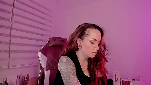 Snapshot of Domina_Deivis chatting on March 8, 6:10 am Domina Deivis online show from March 8, 6:10 am