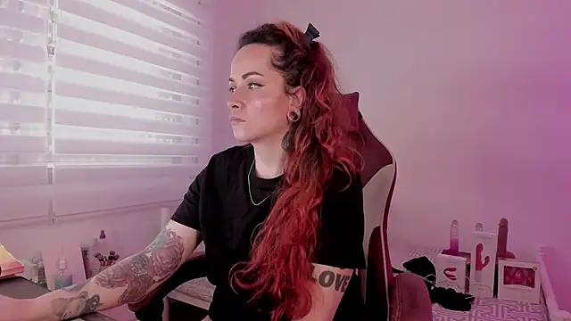 Snapshot of Domina_Deivis chatting on March 12, 10:05 am Domina Deivis online show from March 12, 10:05 am