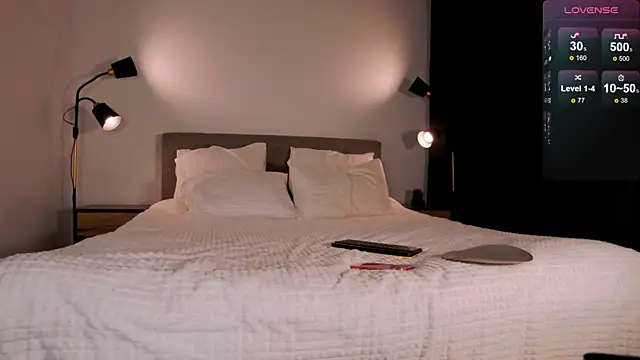 Snapshot of WOW-PeaCH-Girl chatting on January 14, 2:06 am WOW-PeaCH-Girl online show from January 14, 2:06 am