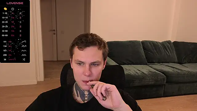 Snapshot of Lechery_boy chatting on January 6, 3:27 pm Lechery boy online show from January 6, 3:27 pm