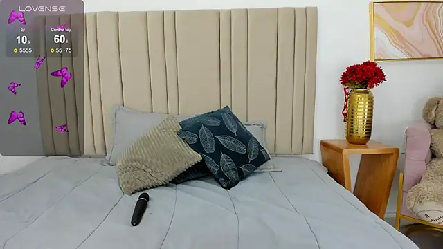 izadii online show from December 12, 6:42 pm