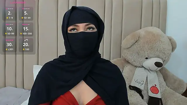 izadii online show from February 3, 7:08 pm