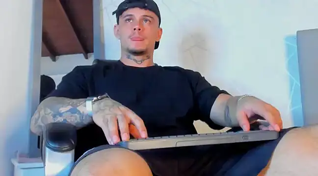 NoahhBrown online show from March 19, 3:30 am