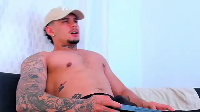 NoahhBrown online show from October 2, 3:35 am