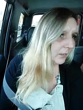 Snapshot of BecciDeluxe chatting on October 16, 3:46 pm BecciDeluxe online show from October 16, 3:46 pm