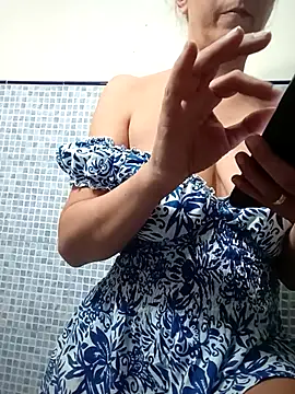 ariannasecret online show from August 5, 4:10 pm