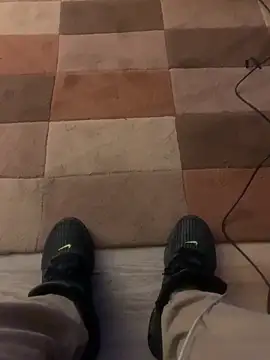 Snapshot of footsy35 chatting on February 9, 11:20 pm footsy35 online show from February 9, 11:20 pm