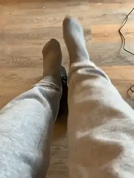 Snapshot of footsy35 chatting on March 31, 8:04 am footsy35 online show from March 31, 8:04 am