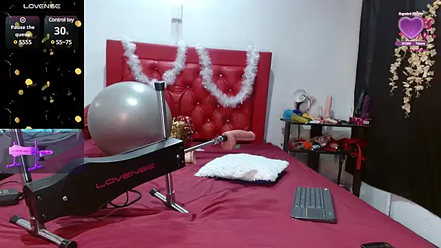 Snapshot of cleopatraa chatting on December 17, 7:37 pm cleopatraa online show from December 17, 7:37 pm
