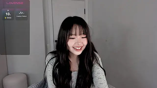 Snapshot of hee_young11 chatting on October 10, 11:37 pm hee young11 online show from October 10, 11:37 pm