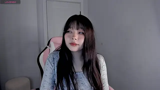 Snapshot of hee_young11 chatting on October 20, 5:35 pm hee young11 online show from October 20, 5:35 pm