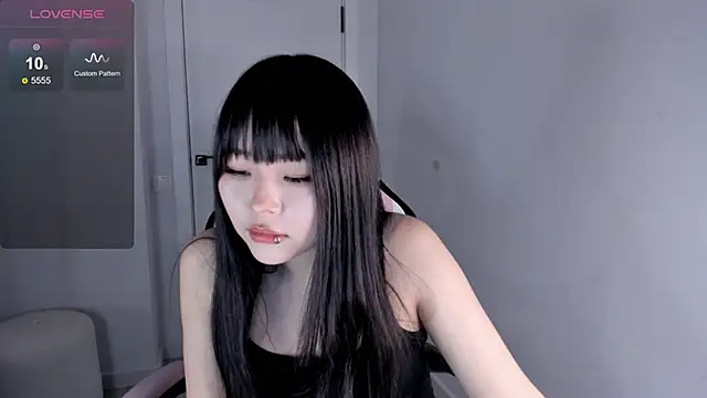 Snapshot of hee_young11 chatting on November 19, 5:13 pm hee young11 online show from November 19, 5:13 pm