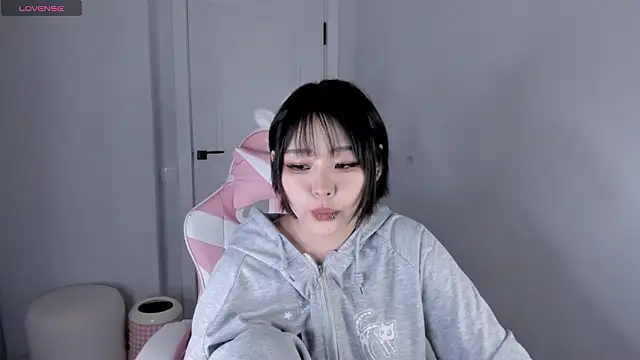 Snapshot of hee_young11 chatting on February 5, 10:14 pm hee young11 online show from February 5, 10:14 pm