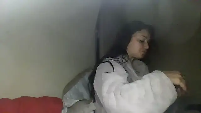 Linusya online show from September 21, 5:47 pm