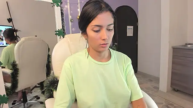 your khloe online show from December 6, 5:44 pm