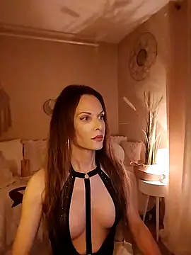 Luna Kitanna online show from May 2, 6:13 pm