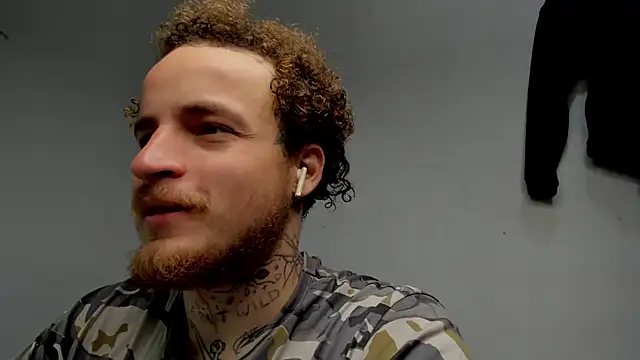 Snapshot of layneinchains chatting on November 17, 7:25 am layneinchains online show from November 17, 7:25 am