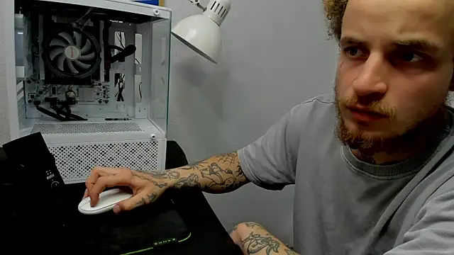 Snapshot of layneinchains chatting on November 19, 4:18 pm layneinchains online show from November 19, 4:18 pm