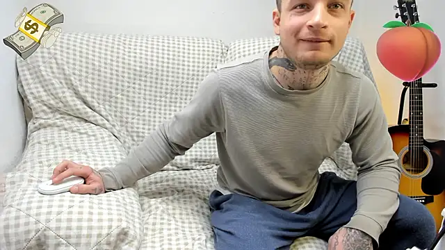 Snapshot of layneinchains chatting on February 3, 10:09 am layneinchains online show from February 3, 10:09 am