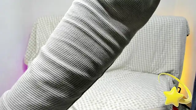 Snapshot of layneinchains chatting on February 5, 3:05 pm layneinchains online show from February 5, 3:05 pm