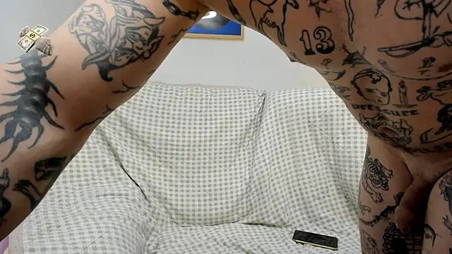 Snapshot of layneinchains chatting on February 6, 5:45 am layneinchains online show from February 6, 5:45 am