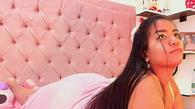 hannnasmith online show from February 11, 3:33 am