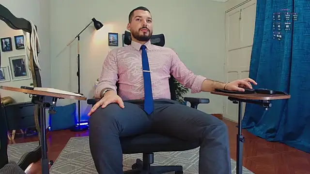 HenryBenso online show from May 18, 4:46 pm