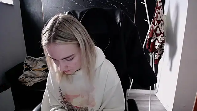 viktoria lovely online show from November 11, 10:26 am