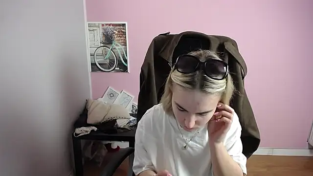 viktoria lovely online show from March 11, 8:09 am