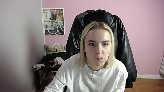 viktoria lovely online show from April 9, 11:15 am