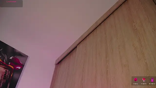 Snapshot of aidaadams chatting on October 15, 11:21 am aidaadams online show from October 15, 11:21 am