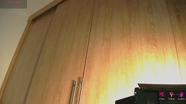 Snapshot of aidaadams chatting on October 18, 11:11 am aidaadams online show from October 18, 11:11 am