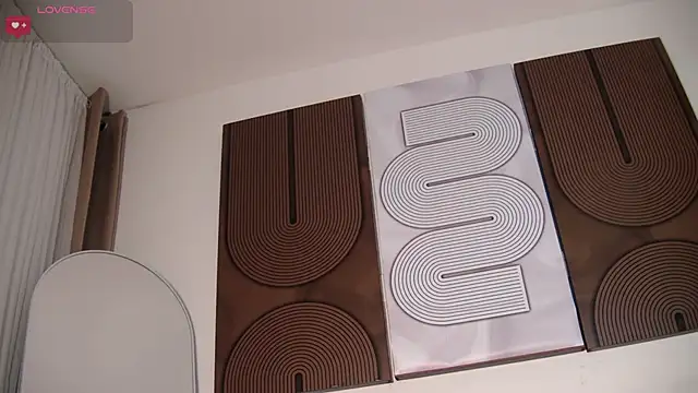 Snapshot of aidaadams chatting on March 1, 11:34 am aidaadams online show from March 1, 11:34 am