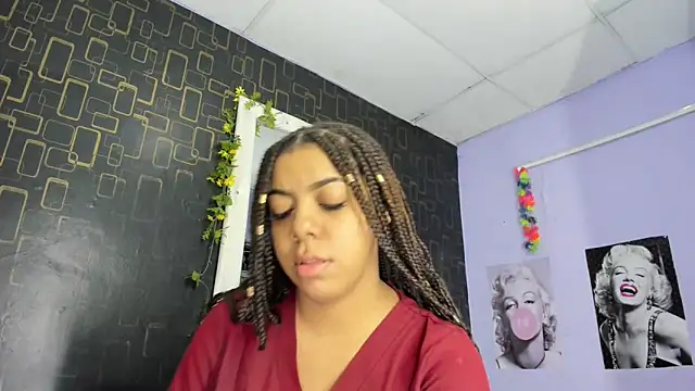 Snapshot of Alika01 chatting on January 31, 12:51 pm Alika01 online show from January 31, 12:51 pm