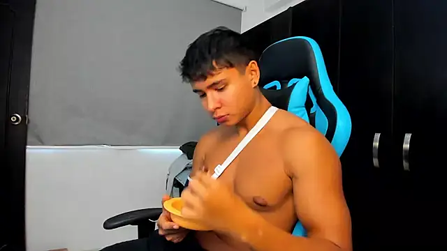 Bray Kevin online show from October 3, 5:32 pm