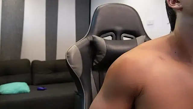 Snapshot of Bray_Kevin chatting on June 11, 2:22 am Bray Kevin online show from June 11, 2:22 am