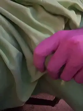 Snapshot of Helmut1971 chatting on December 15, 11:31 pm Helmut1971 online show from December 15, 11:31 pm