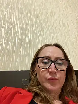 LauraDavis online show from May 17, 9:55 pm
