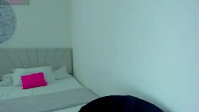 Snapshot of IsabelaVanegas_ chatting on October 27, 5:17 pm IsabelaVanegas online show from October 27, 5:17 pm