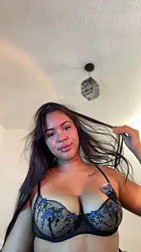 Snapshot of IsabelaVanegas_ chatting on February 9, 5:06 pm IsabelaVanegas online show from February 9, 5:06 pm