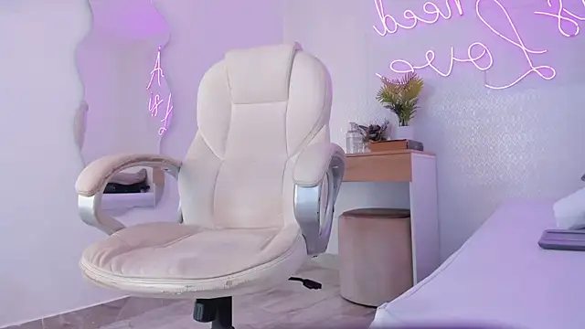 Abby-me online show from December 18, 11:56 am