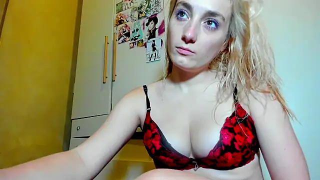 Monicbabe online show from September 22, 9:50 pm