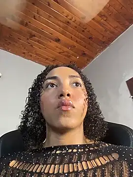 lolareyes1 online show from February 13, 2:18 am